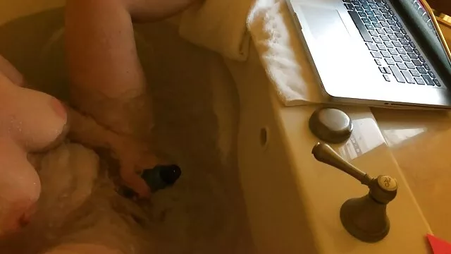 Szilikon ribanc szar érett sex video apa kis orosz apa patak