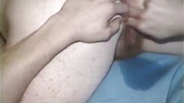 Egy szexi, hosszú lány érett szex videok szar, kitölti a száját cum.