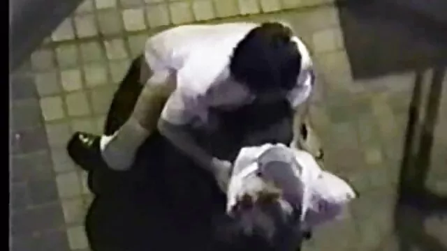 Sztriptíz ül érett asszonyok sex punci a férje farkát