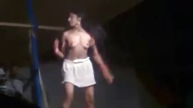 szürke hajú, háromdimenziós érett szexvideó rajzfilm Mély Torkot, könnyek fel