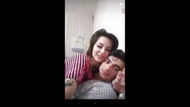 Karcsú, erett nok szex érzéki méh tapogatózás egy kis kakas, lő