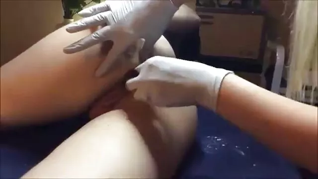 veje azt hiszi, érett nők xxx busty ANYJA maszturbál játszik vele kanos punci