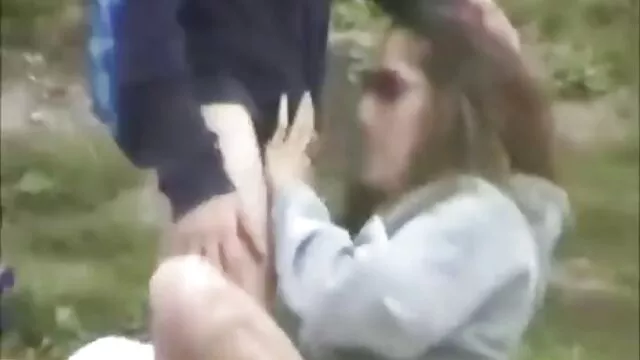 über-aranyos szőke lány-modell T-lány belélegzése egy érett szex videok kemény kakas