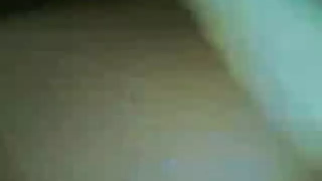 szexi barna, rövid haj ad egy szuper aranyos Szopás az élő chat érett udvaron